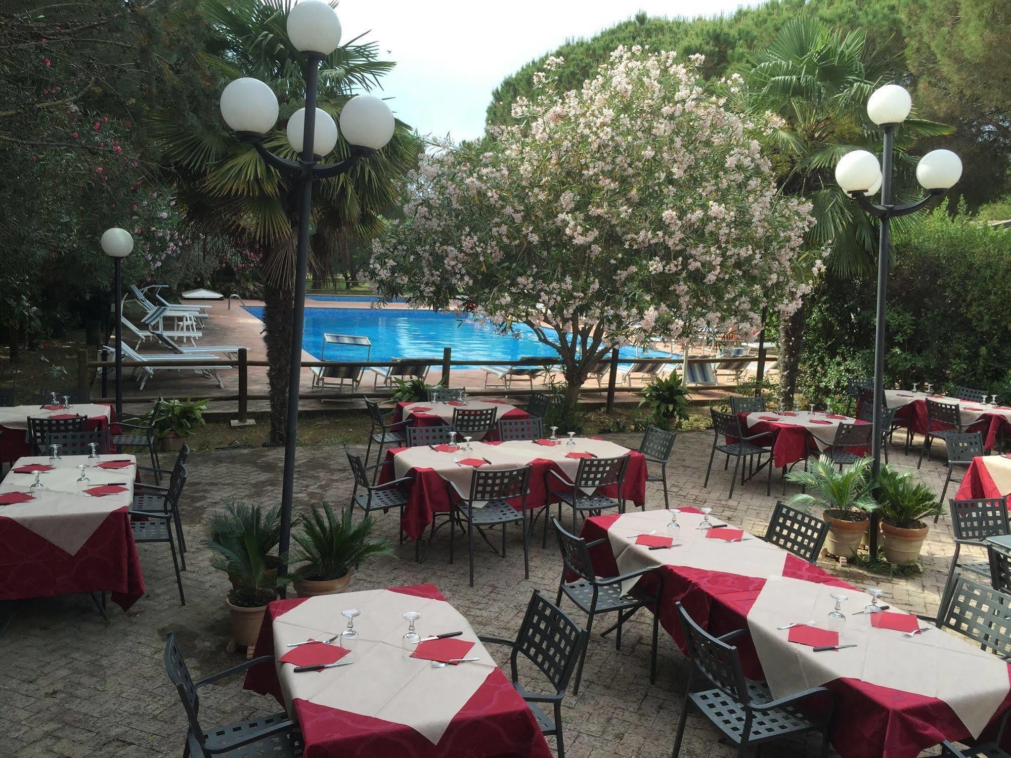 Baia Etrusca Resort Riotorto Esterno foto
